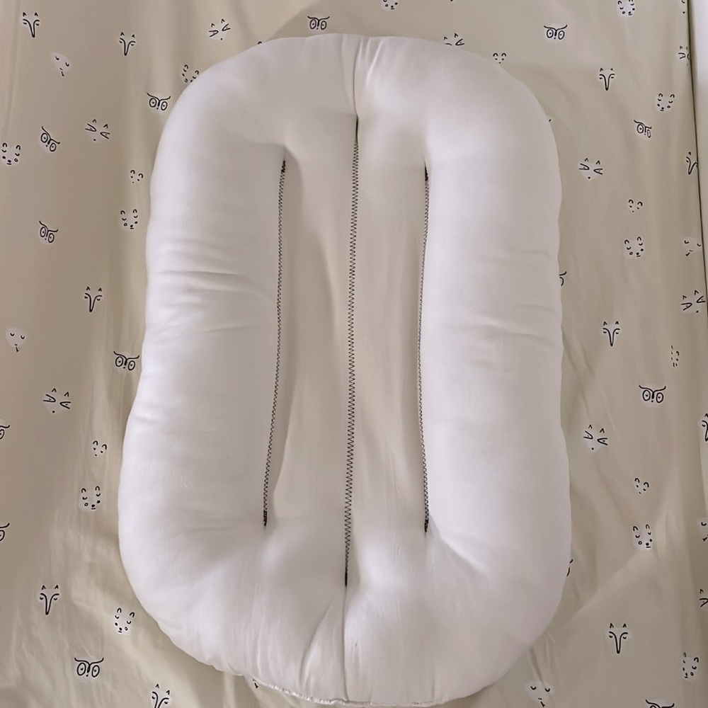 Snuggle Me organic lounger in color Natural